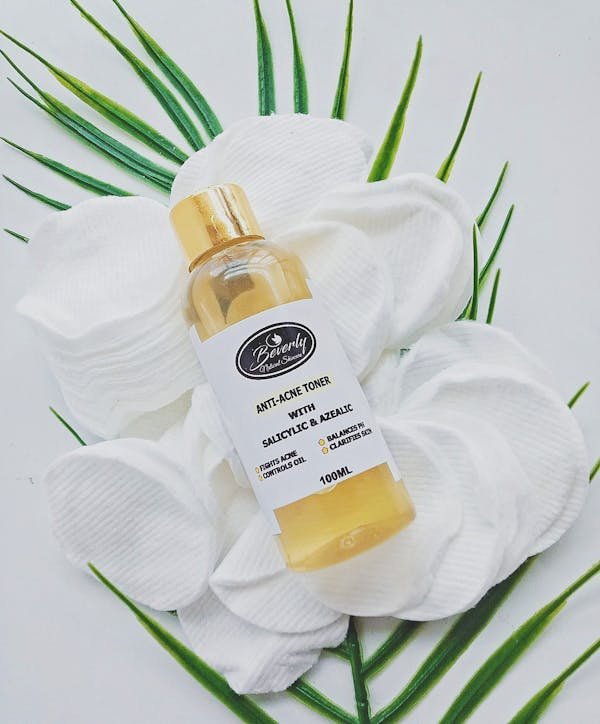 Acide salicylique : la clé pour une peau radieuse et saine